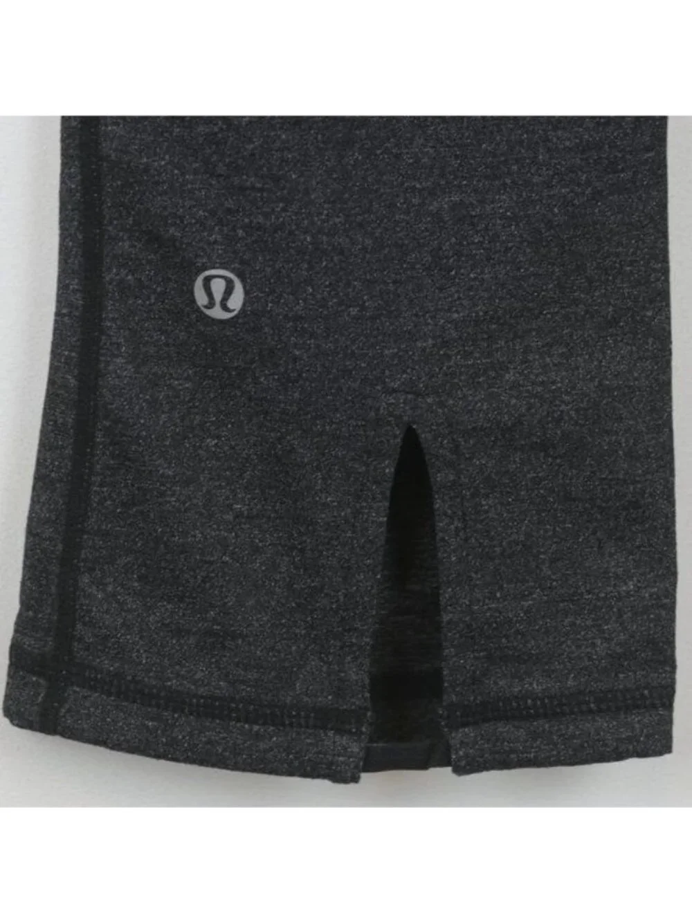 Lululemon Women's Size 4 Gray Heather Mid Rise Capri Flare Activewear Leggings